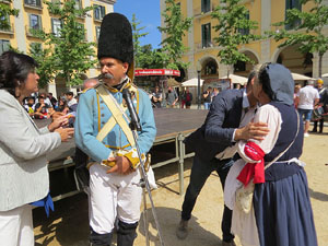 XIV Festa Reviu els Setges Napole&ograve;nics de Girona. Actes a la pla&ccedil;a de la Independ&egrave;ncia