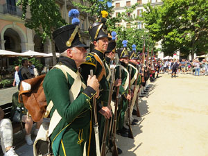 XIV Festa Reviu els Setges Napole&ograve;nics de Girona. Actes a la pla&ccedil;a de la Independ&egrave;ncia