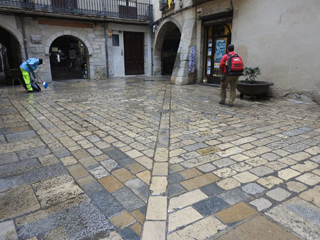 La pla&ccedil;a de les Castanyes