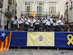 Diada Nacional 2023. Ballada de sardanes a la pla&ccedil;a del Vi