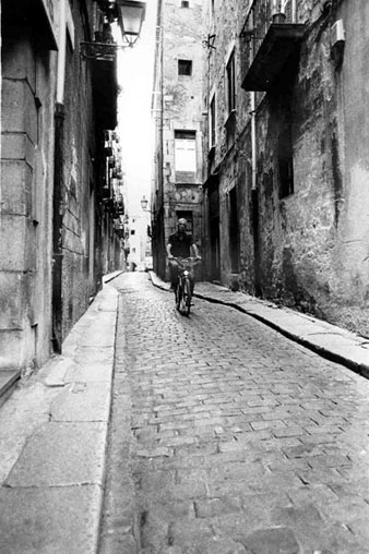 El carrer de les Ferreries Velles des de la pla&ccedil;a del Vi. 1989