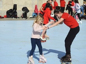 X Jornada de l'Esport Femen&iacute; 2023 a la pla&ccedil;a Salvador Espriu i la de Francesc Calvet i Rubalcaba