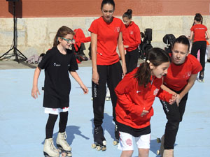 X Jornada de l'Esport Femen&iacute; 2023 a la pla&ccedil;a Salvador Espriu i la de Francesc Calvet i Rubalcaba