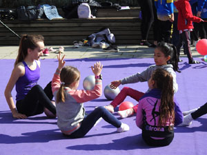 X Jornada de l'Esport Femen&iacute; 2023 a la pla&ccedil;a Salvador Espriu i la de Francesc Calvet i Rubalcaba