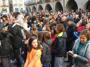 Reis 2023. Precavalcada. Els patges pels carrers de la ciutat