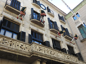 Reis 2023. Precavalcada. Els patges pels carrers de la ciutat