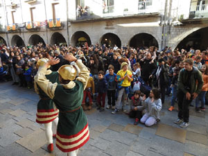 Reis 2023. Precavalcada. Els patges pels carrers de la ciutat
