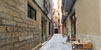La pla&ccedil;a dels Bell-lloc