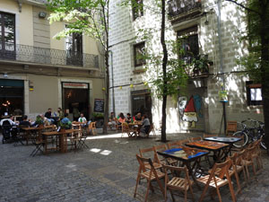 La pla&ccedil;a dels Bell-lloc
