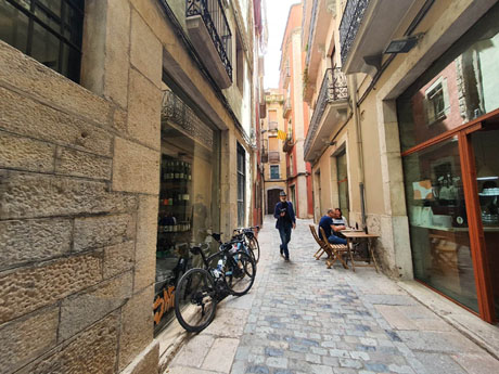 La pla&ccedil;a dels Bell-lloc