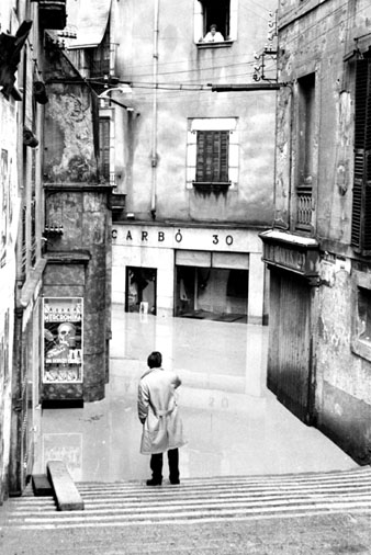 Els Quatre Cantons inundats; vista des del pont de Sant Agust&iacute;. 1962