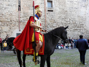 Setmana Santa 2023 a Girona. Sortida dels Manaies per lliurar el Pen&oacute;