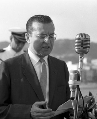 El poeta Valeriano Sim&oacute;n Gonz&aacute;lez. 1967