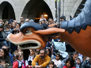 Festes de Primavera de Girona 2024. Despertada del petit Drac Major a la Rambla de la Llibertat