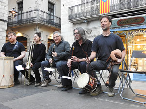 Festes de Primavera de Girona 2024. Despertada del petit Drac Major a la Rambla de la Llibertat