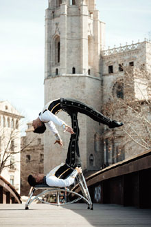 Artistes del X Festival Internacional de Circ Elefant d'Or pels carrers de la ciutat. Fotografia de Beto P&eacute;rez
