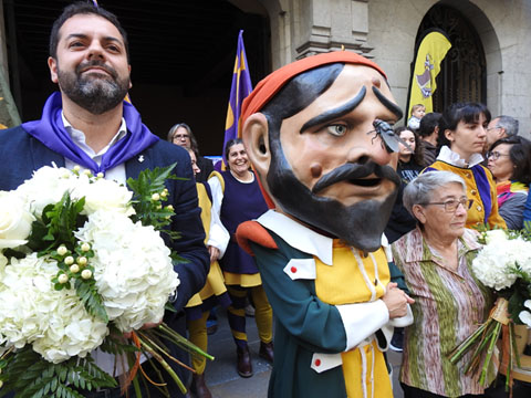 El regidor Quim Ayats i M. &Agrave;ngels durant el ball dels gegants