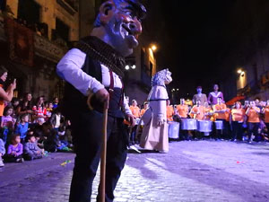 Ballades a la pla&ccedil;a del Vi