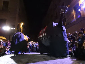 Ballades a la pla&ccedil;a del Vi