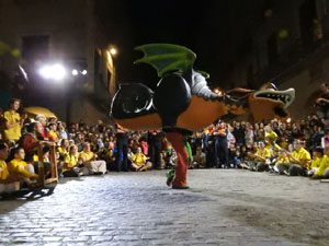 Ballades a la pla&ccedil;a del Vi