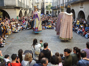 Toc de Rams. Cerim&ograve;nia del canvi de rams de les gegantes