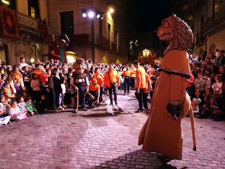 Fires de Sant Narc&iacute;s 2024. El preg&oacute;. Ballades a la pla&ccedil;a del Vi