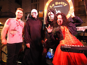 Fires de Sant Narc&iacute;s 2024. Zombie Walk de Girona