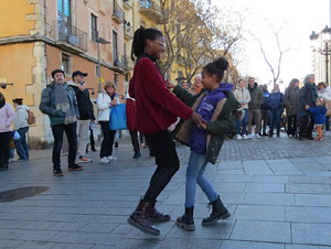 Nadal 2023. Girona Christmas Swing. Actuaci&oacute; de Aya & The Jumpin' Cats