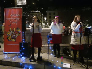 Nadal 2023. Girona Christmas Swing. Actuaci&oacute; de The Lolita's Sisters