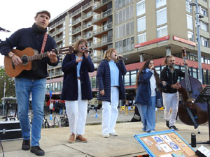 Diada de Sant Jordi. Concert de Les Anxovetes