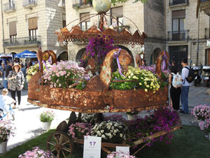Temps de Flors 2024. Pujada del pont de Pedra
