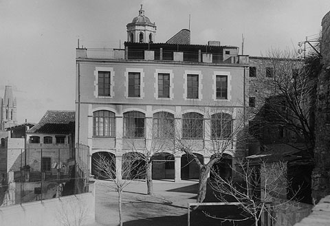Col&middot;legi la Immaculada dels germans Maristes situat al carrer Claveria. 1924
