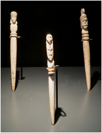 Agulles per als cabells (acus crinales). Os. &Egrave;poca romana, segles I-II dC. Emp&uacute;ries, L'Escala