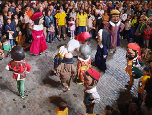 Fires de Sant Narc&iacute;s 2024. Ball de l'&Agrave;liga, capgrossos i gegants
