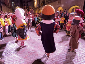 Fires de Sant Narc&iacute;s 2024. Ball de l'&Agrave;liga, capgrossos i gegants