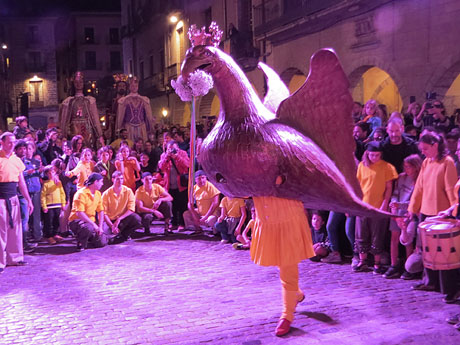 Fires de Sant Narc&iacute;s 2024. El preg&oacute;. Ball de capgrossos i gegants