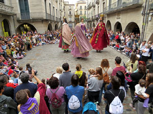 Toc de Rams. Cerim&ograve;nia del canvi de rams de les gegantes