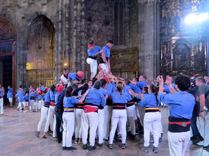 Fires de Sant Narc&iacute;s 2025. Pilar a les escales de la Catedral