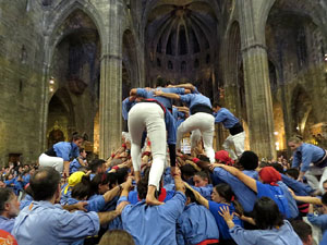 Fires de Sant Narc&iacute;s 2025. Pilar a les escales de la Catedral