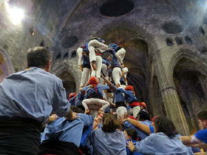 Fires de Sant Narc&iacute;s 2025. Pilar a les escales de la Catedral