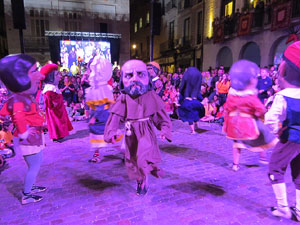 Ball de l'&agrave;liga, capgrossos i gegants