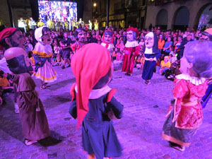 Ball de l'&agrave;liga, capgrossos i gegants