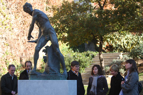 Inauguraci&oacute; de l�est&agrave;tua 'Contra l'invasor'. 2009