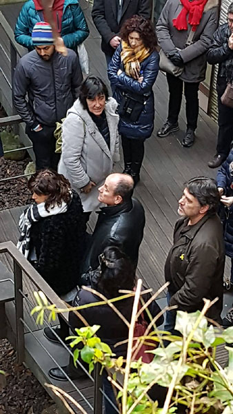 Rosa Duran guiant un grup