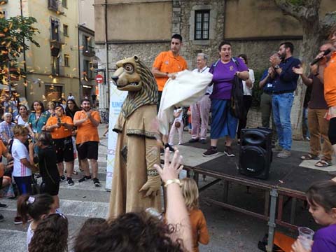 Bateig i estrena del gegant&oacute; de la Lleona. Festival Und&agrave;rius 2023