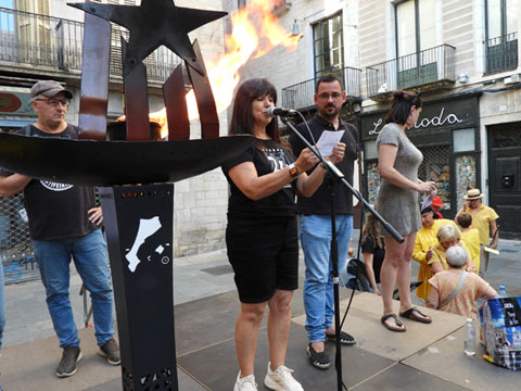 Lectura del Manifest a la pla&ccedil;a del Vi