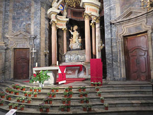 Temps de Flors 2026. Bas&iacute;lica de Sant Feliu (interior)