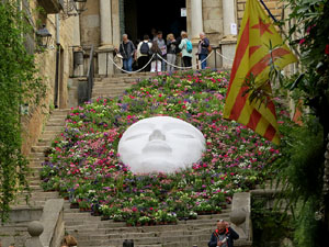 Temps de Flors 2026. Esgl&eacute;sia de Sant Mart&iacute;. Escales