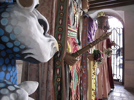Els gegants a l'Ajuntament