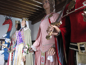 Els gegants a l'Ajuntament